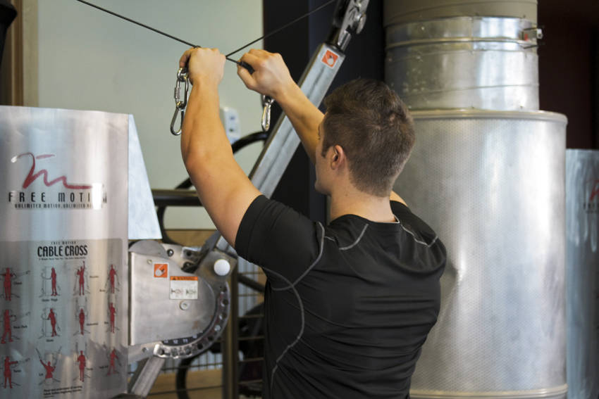 Rear Delt Fly — position 1